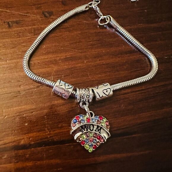 🎉🎉NEW🎉🎉 MOM LOVE Bracelet w/ Colorful Rhinestones OS Adj Charm Bracelet - Picture 3 of 4
